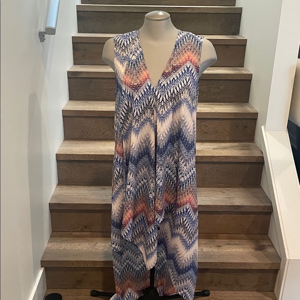 BCBGMaxAzria Blue White and Coral Patterned V-Neck Dress